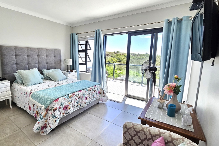 3 Bedroom Property for Sale in Wavecrest Eastern Cape